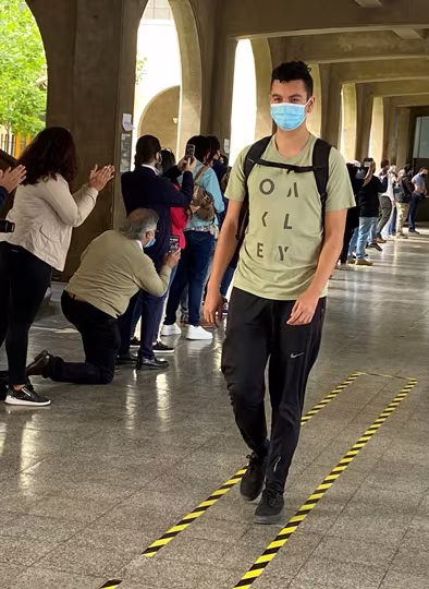 "El Pasillo" IVº Medios
