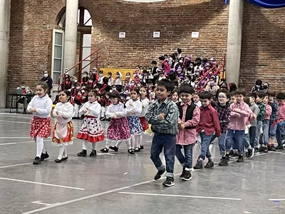 Danzas Folclóricas Pre Kínder y Kínder
