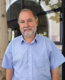 paul_mackenzie_sj.png__210x258_subsampling-2_upscale