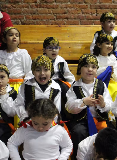 Bailes Folclóricos Pre Kínder a 4° Básico