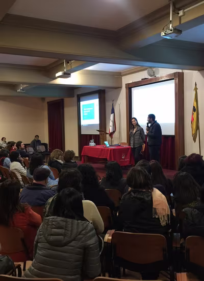 Charla Carolina Maluenda