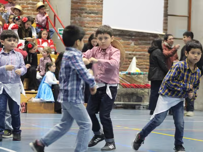 Bailes Folclóricos PK a 1° Básico y IV° Medios III