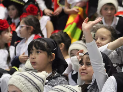 Bailes Folclóricos 2° a 4° Básico y III° Medios I