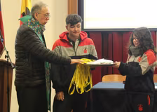 Estudiantes asumen su compromiso como delegados de convivencia escolar
