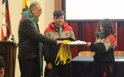 Estudiantes asumen su compromiso como delegados de convivencia escolar
