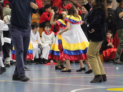 Bailes Folclóricos 2° a 4° Básico y III° Medios III