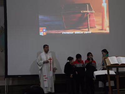 Entrega de Biblia 3º Básico B