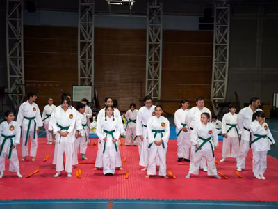 Graduación y cambio de cinturón en la rama de karate del colegio San Ignacio