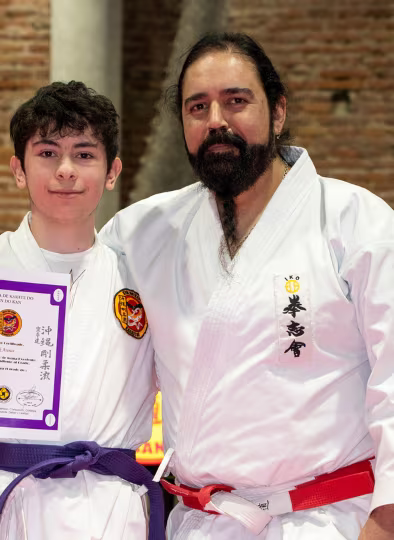 Graduación y cambio de cinturón en la rama de karate del colegio San Ignacio
