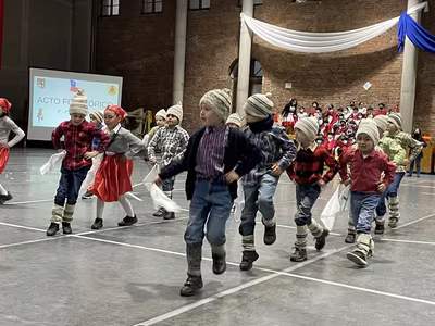 Danzas Folclóricas 1° y 2° Básico