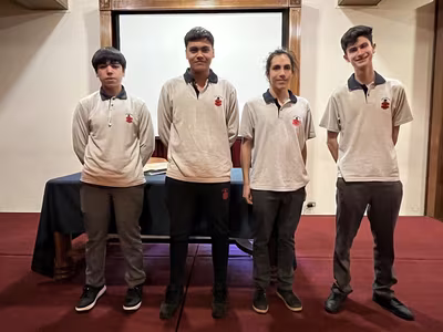 Entrega Reconocimientos IV° Medios