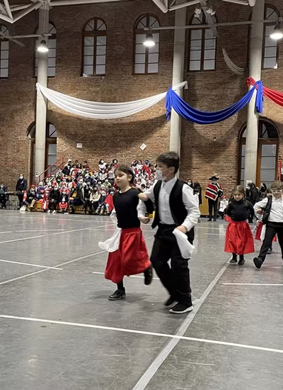 Danzas Folclóricas 1° y 2° Básico