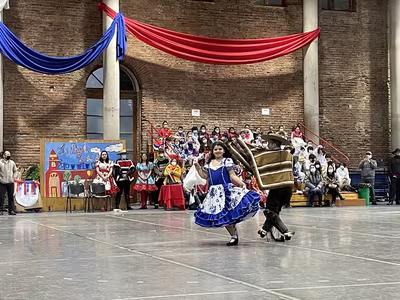 Danzas Folclóricas 3° y 4° Básicos