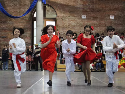Bailes Folclóricos Pre Kínder a 4° Básico