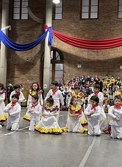 Danzas Folclóricas 1° y 2° Básico
