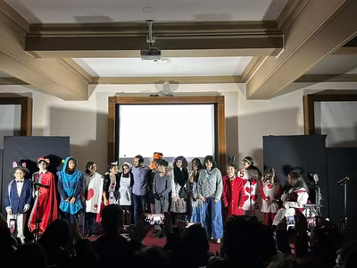 Cierre Academia de Teatro Obra "Alicia en el País de las maravillas"
