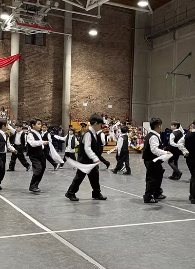 Danzas Folclóricas 1° y 2° Básico