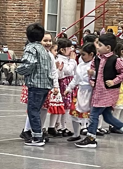 Danzas Folclóricas Pre Kínder y Kínder