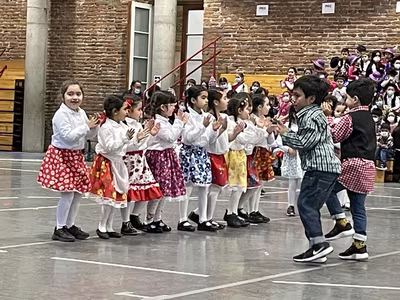 Danzas Folclóricas Pre Kínder y Kínder