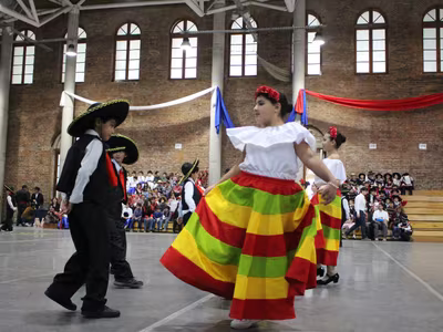 Bailes Folclóricos Pre Kínder a 4° Básico