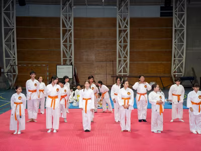 Graduación y cambio de cinturón en la rama de karate del colegio San Ignacio