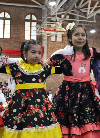Bailes Folclóricos Pre Kínder a 4° Básico