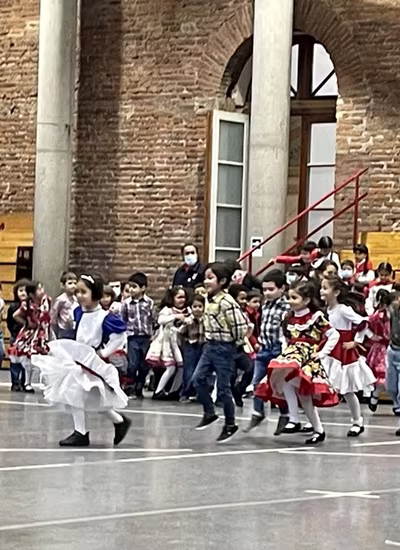 Danzas Folclóricas Pre Kínder y Kínder