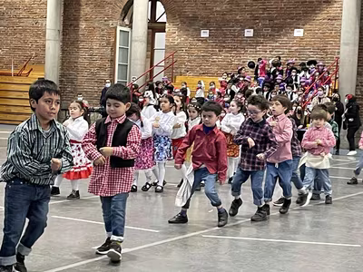Danzas Folclóricas Pre Kínder y Kínder