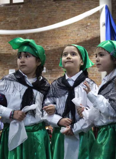 Bailes Folclóricos Pre Kínder a 4° Básico