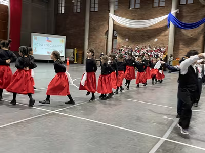 Danzas Folclóricas 1° y 2° Básico