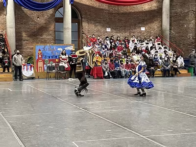 Danzas Folclóricas 3° y 4° Básicos