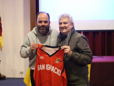 Charla Deportiva - II°Medios: Claudio Jorquera de las canchas del Colegio San Ignacio al básquetbol