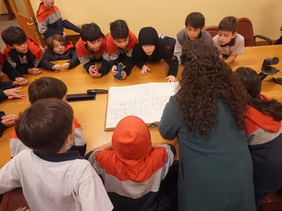 Visita Archivo del Colegio - 5° Básicos.
