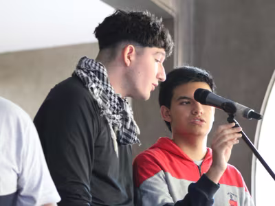 Acompañamos a Jesús en su camino a la cruz