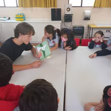 Estudiantes de Intercambio Cuentan cuentos.