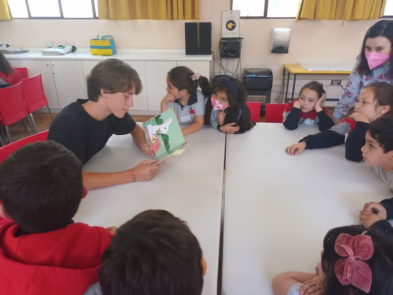 Estudiantes de Intercambio Cuentan cuentos.
