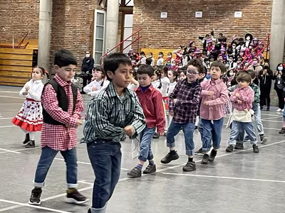 Danzas Folclóricas Pre Kínder y Kínder