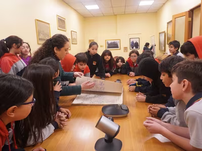 Visita Archivo del Colegio - 5° Básicos.