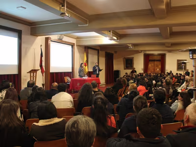 Charla Carolina Maluenda