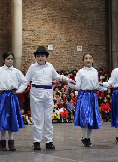 Bailes Folclóricos Pre Kínder a 4° Básico