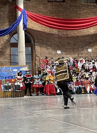 Danzas Folclóricas 3° y 4° Básicos