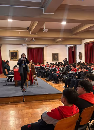 Encuentro literario con Lola Larra en nuestro colegio