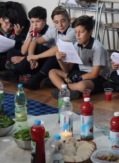 Última Cena, Estudiantes Mayores