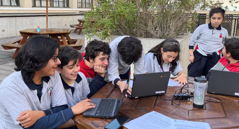 Academia de Ciencias participa en Programa Explora