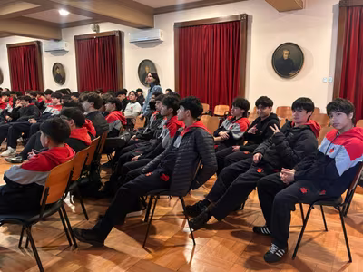 Encuentro literario con Lola Larra en nuestro colegio
