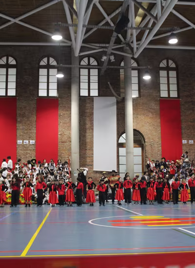Bailes Folclóricos 2° a 4° Básico y III° Medios III