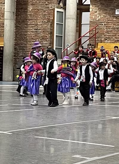 Danzas Folclóricas Pre Kínder y Kínder