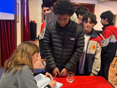 Encuentro literario con Lola Larra en nuestro colegio