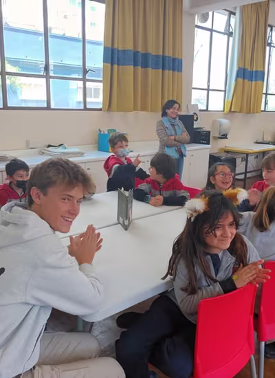 Estudiantes de Intercambio Cuentan cuentos.