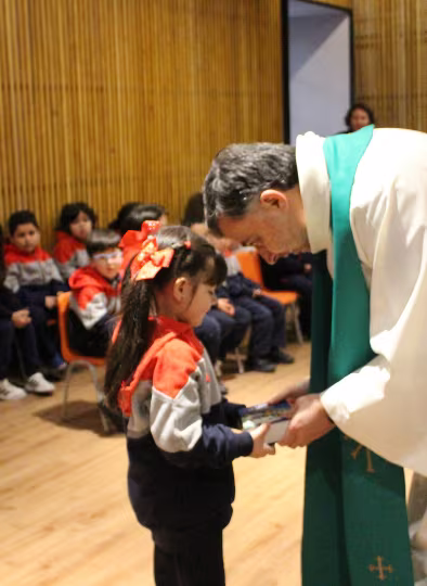 Liturgia Imposición de Insignia Kínder